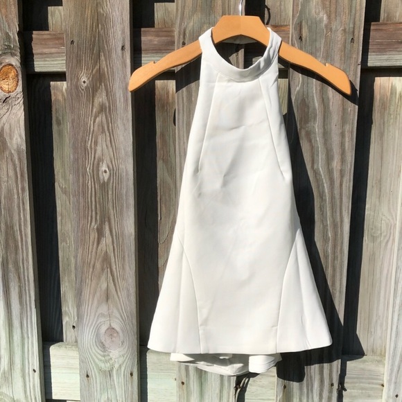 White structured low back halter top - Picture 5 of 8